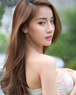 Pichana Yoosuk 03.jpg